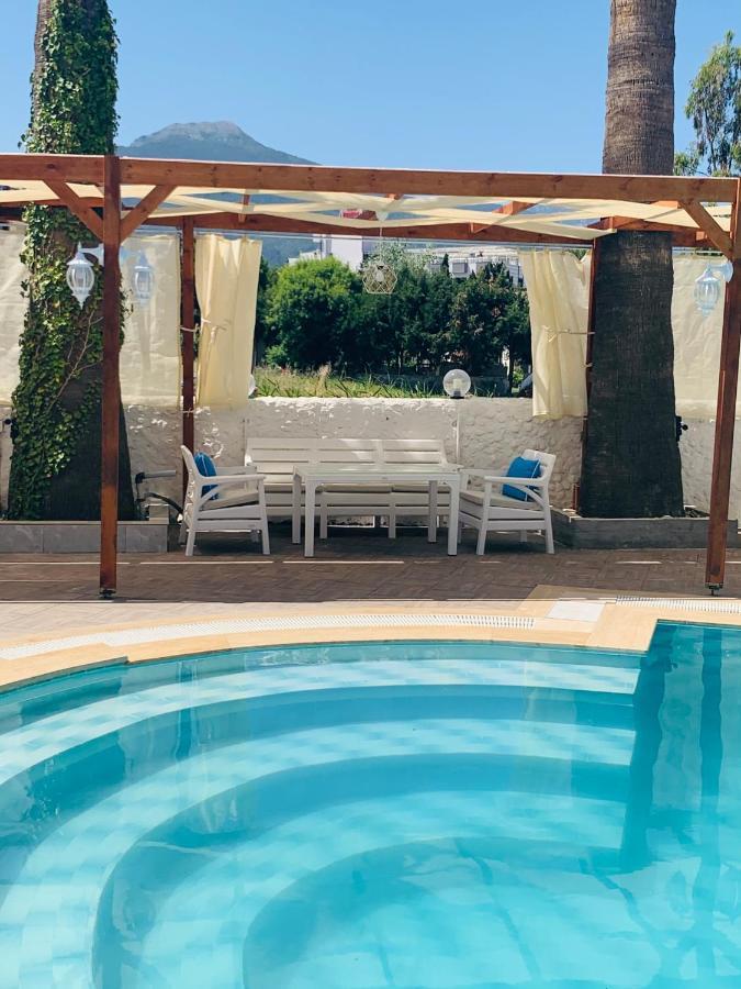 Holiday Hotel Kusadası Extérieur photo
