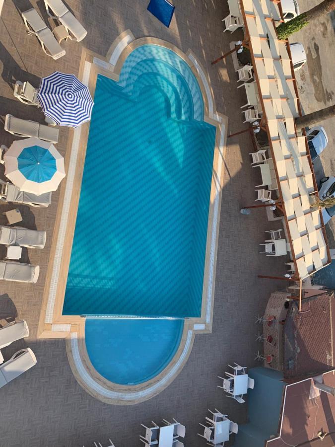 Holiday Hotel Kusadası Extérieur photo