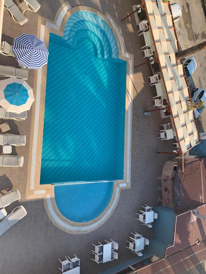 Holiday Hotel Kusadası Extérieur photo
